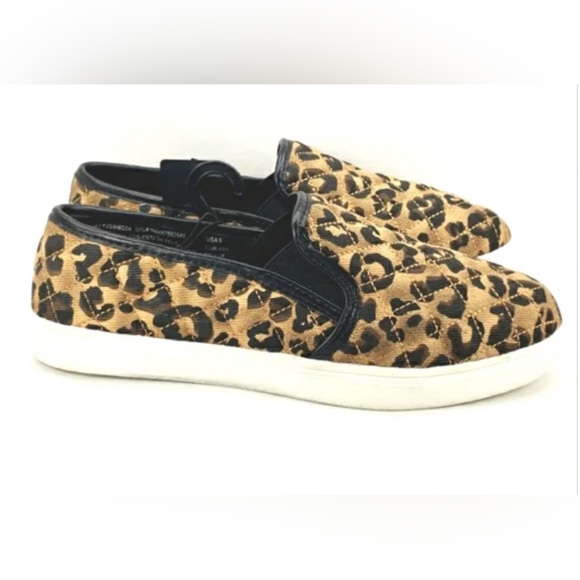 Leopard sneaker/flats - Picture 1 of 4